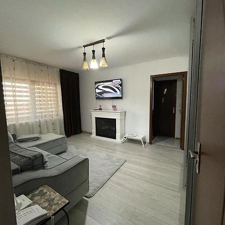 شقة Bîrlad  في Apartament Gallamar المظهر الخارجي الصورة