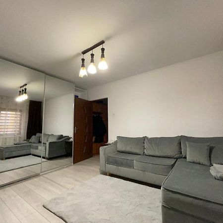 شقة Bîrlad  في Apartament Gallamar المظهر الخارجي الصورة