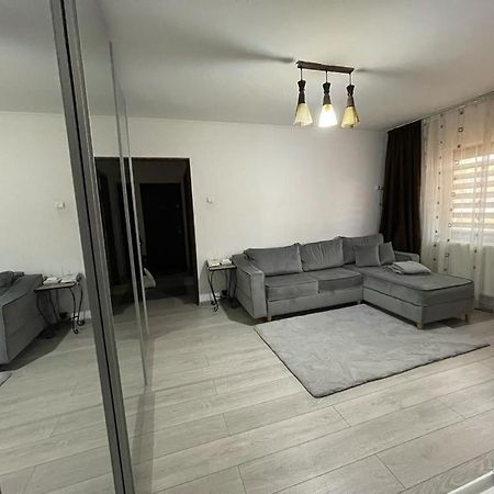 شقة Bîrlad  في Apartament Gallamar المظهر الخارجي الصورة