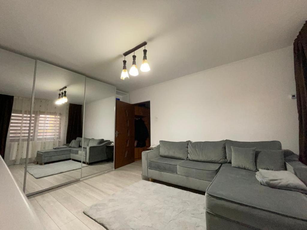 شقة Bîrlad  في Apartament Gallamar المظهر الخارجي الصورة